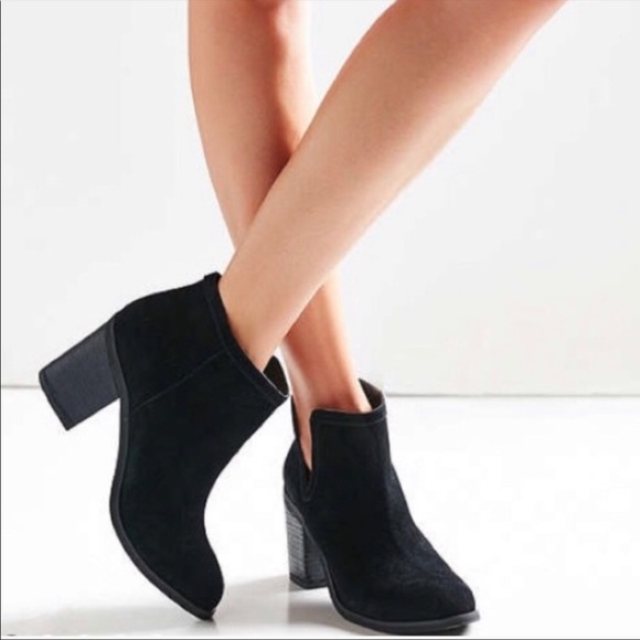 Urban outfitters black booties - Picture 2 of 4